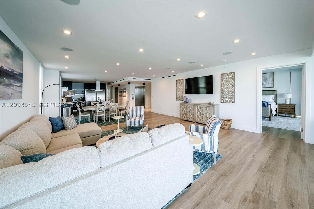 Condo in Miami Beach, Florida, United States 5 - 18952669