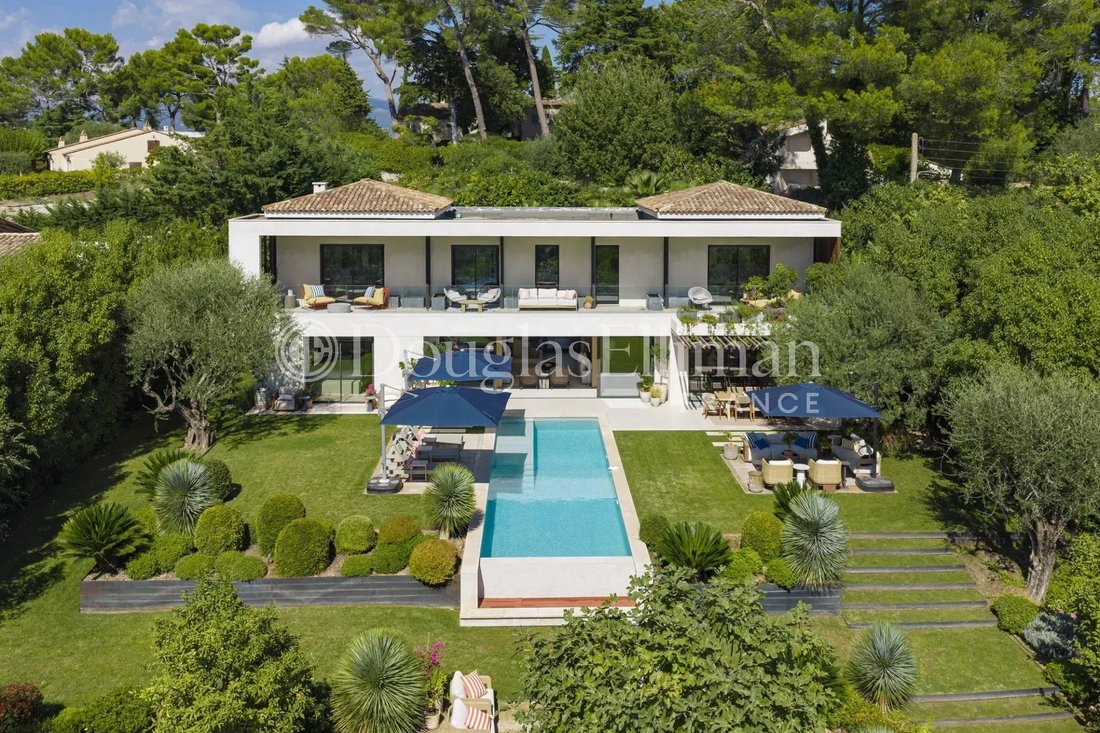 Villa in Mougins, Provence-Alpes-Côte d'Azur, France 1 - 18950155
