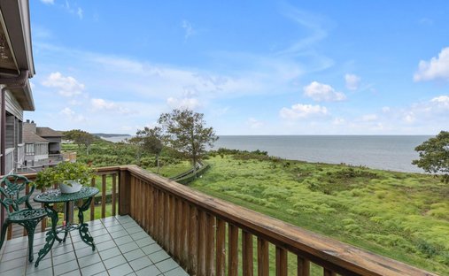 Condo in Calverton, New York, United States 1