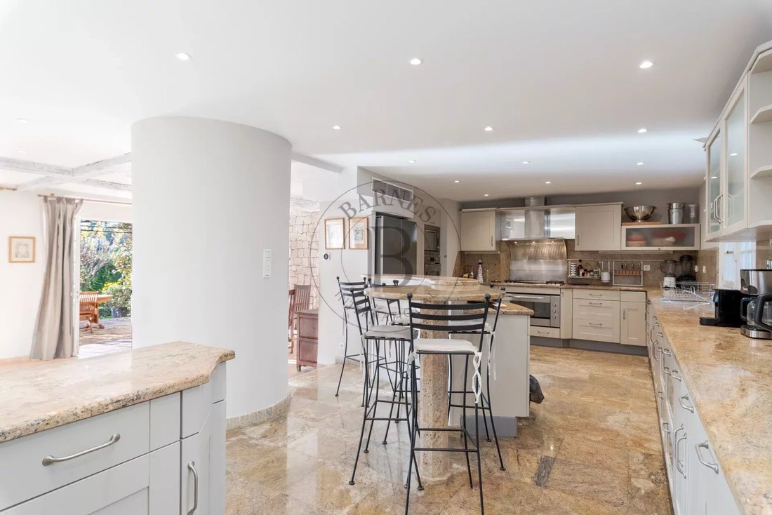 Villa in Grasse, Provence-Alpes-Côte d'Azur, Frankreich 3 - 16890850