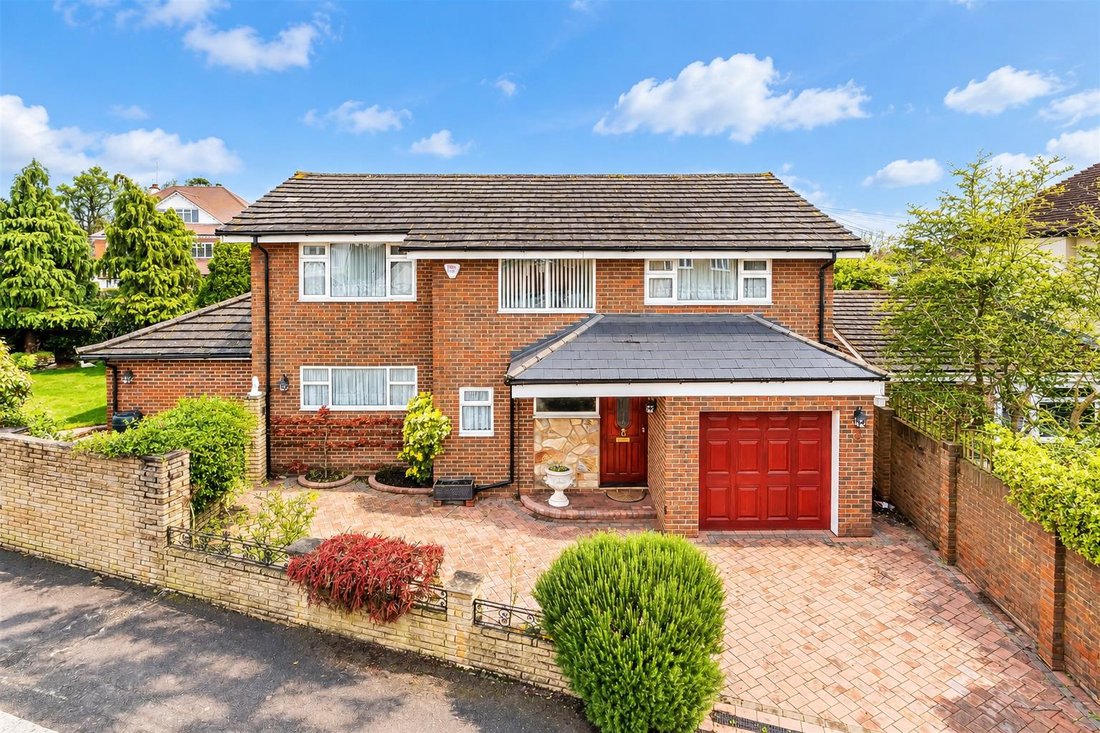 House in London Borough of Sutton, England 2 - 17139558