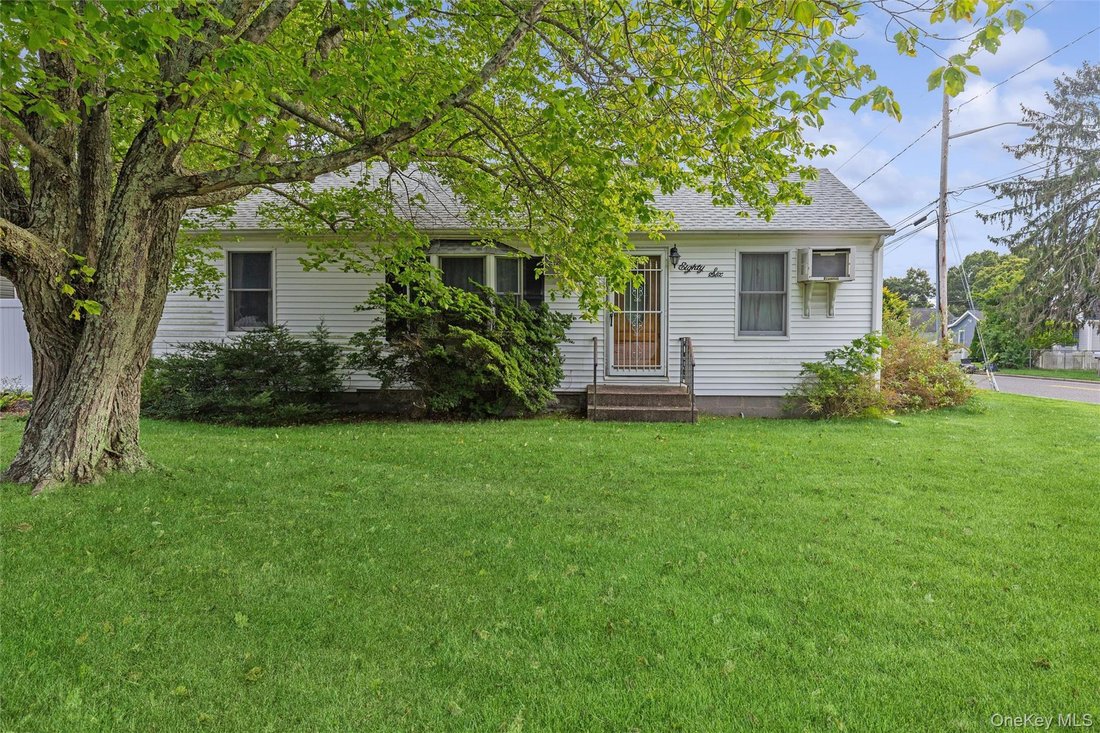 House in East Patchogue, New York, United States 1 - 18953512