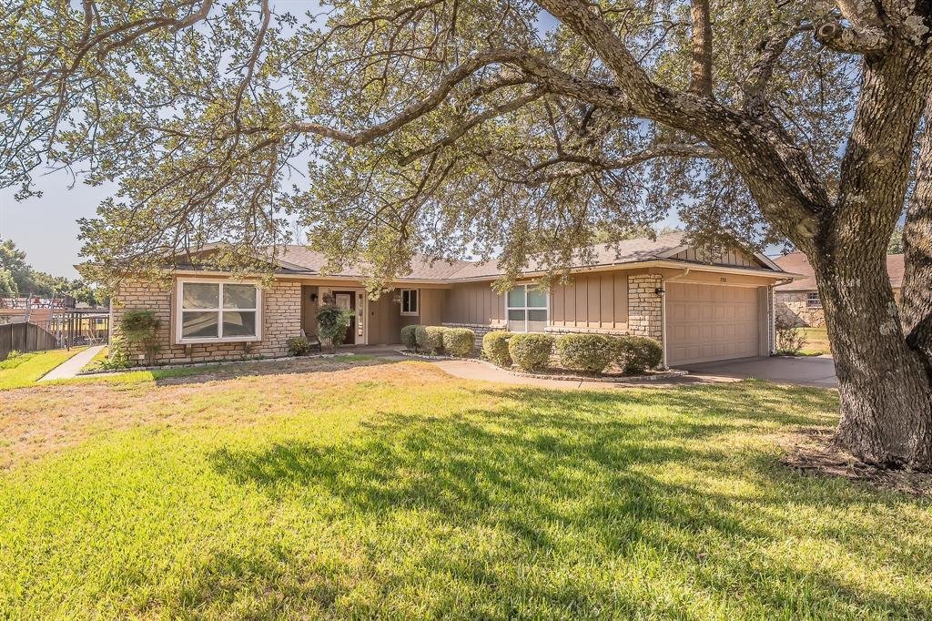 House in Granbury, Texas, United States 2 - 18953838