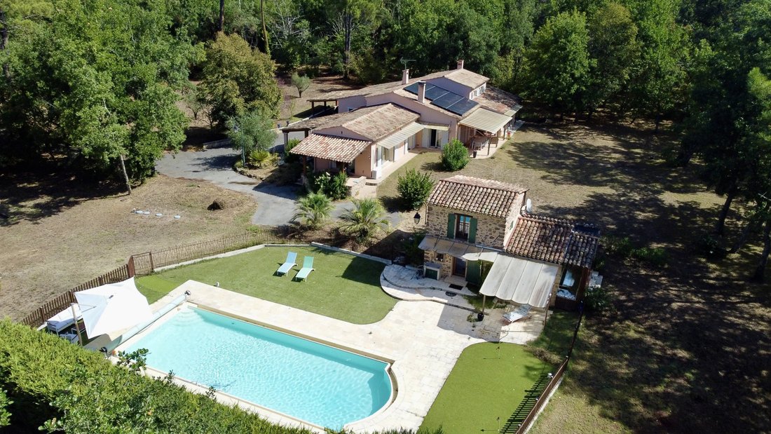 Domaine à Bagnols-en-Forêt, Provence-Alpes-Côte d'Azur, France 1 - 18724939