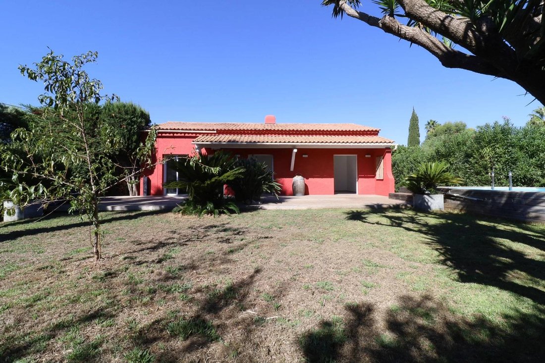 House in Hyeres, Provence-Alpes-Côte d'Azur, France 3 - 16296517