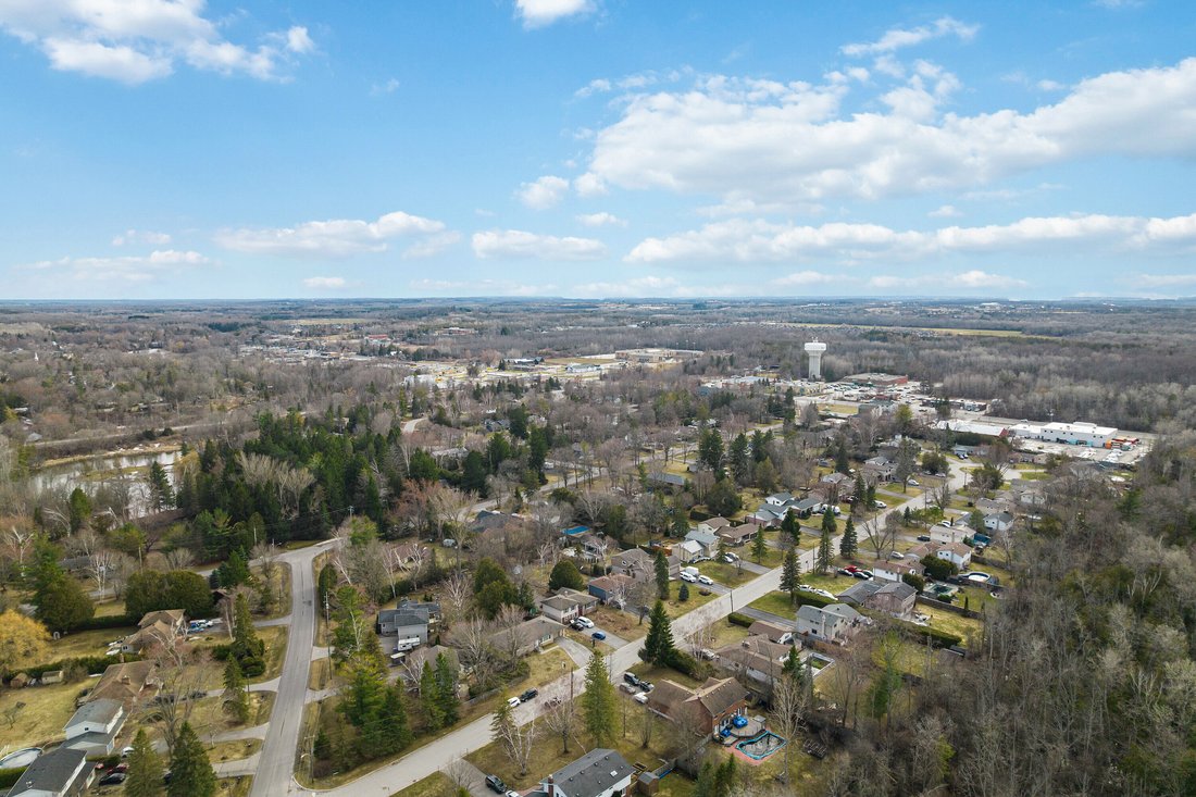 House in Georgina, Ontario, Canada 2 - 18950899