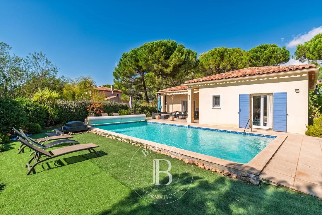 Villa in Bagnols-en-Forêt, Provence-Alpes-Côte d'Azur, France 5 - 18949941