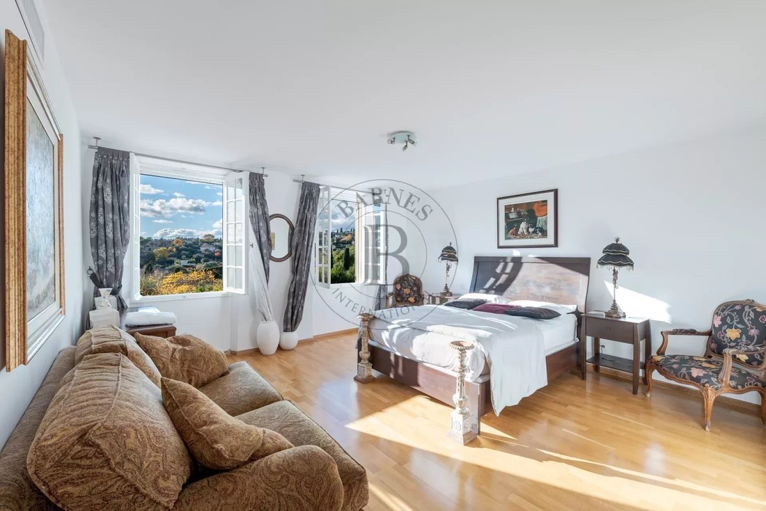 Villa in Grasse, Provence-Alpes-Côte d'Azur, Frankreich 5 - 16890850