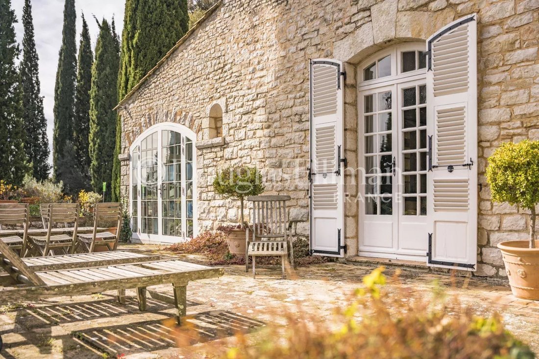 Villa à Tourrettes-sur-Loup, Provence-Alpes-Côte d'Azur, France 2 - 18652229