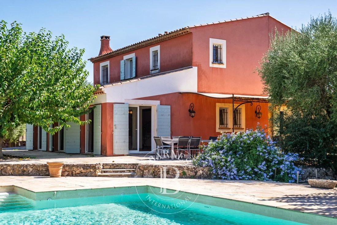 House in Bagnols-en-Forêt, Provence-Alpes-Côte d'Azur, France 1 - 18949925