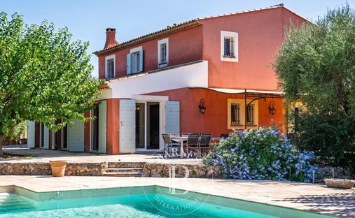 Casa a Bagnols-en-Forêt, Provenza-Alpi-Costa Azzurra, Francia 1