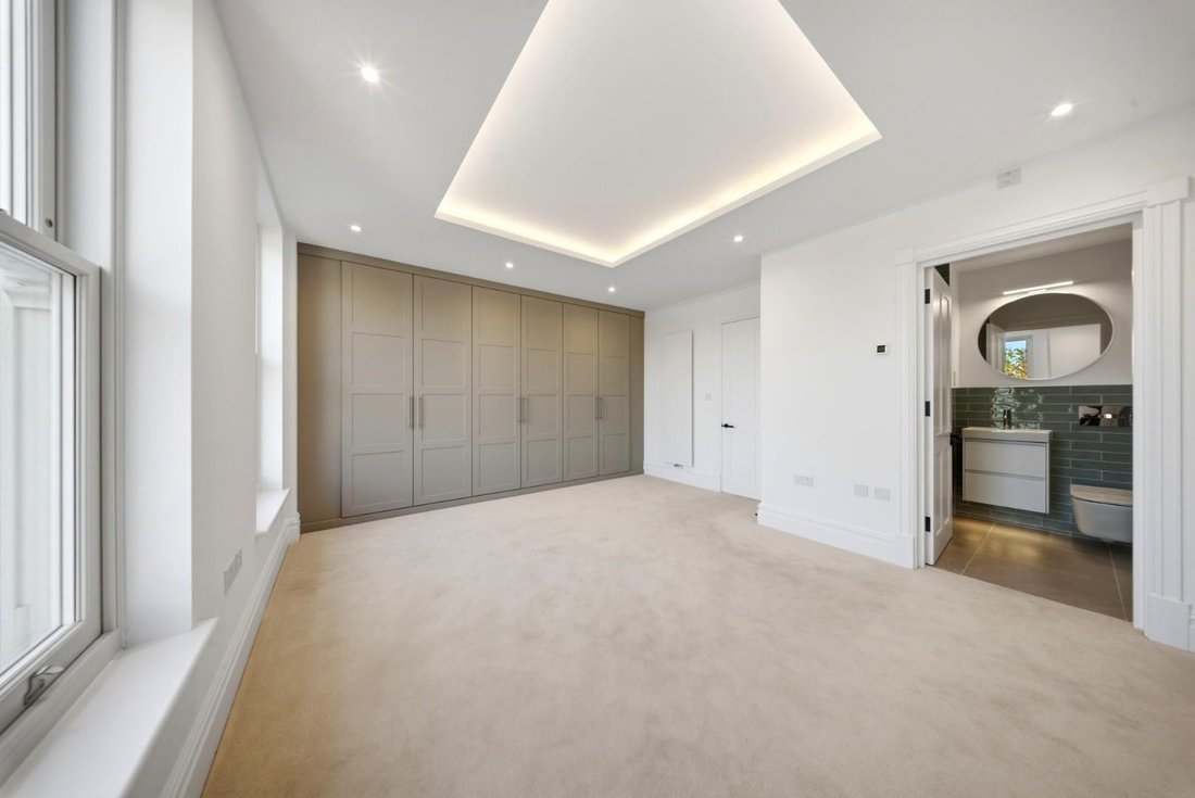 House in Acton, Ealing, England 5 - 18952238