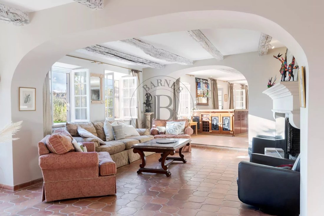 Villa in Grasse, Provence-Alpes-Côte d'Azur, Frankreich 2 - 16890850