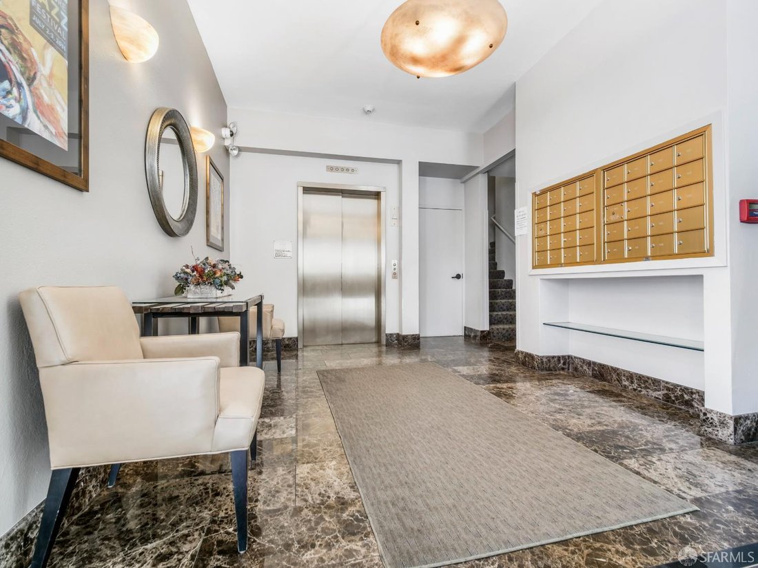 Condo in San Francisco, California, United States 5 - 18948235