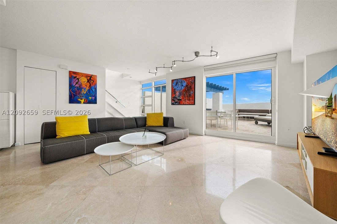 Condo in Miami Beach, Florida, United States 5 - 18952701