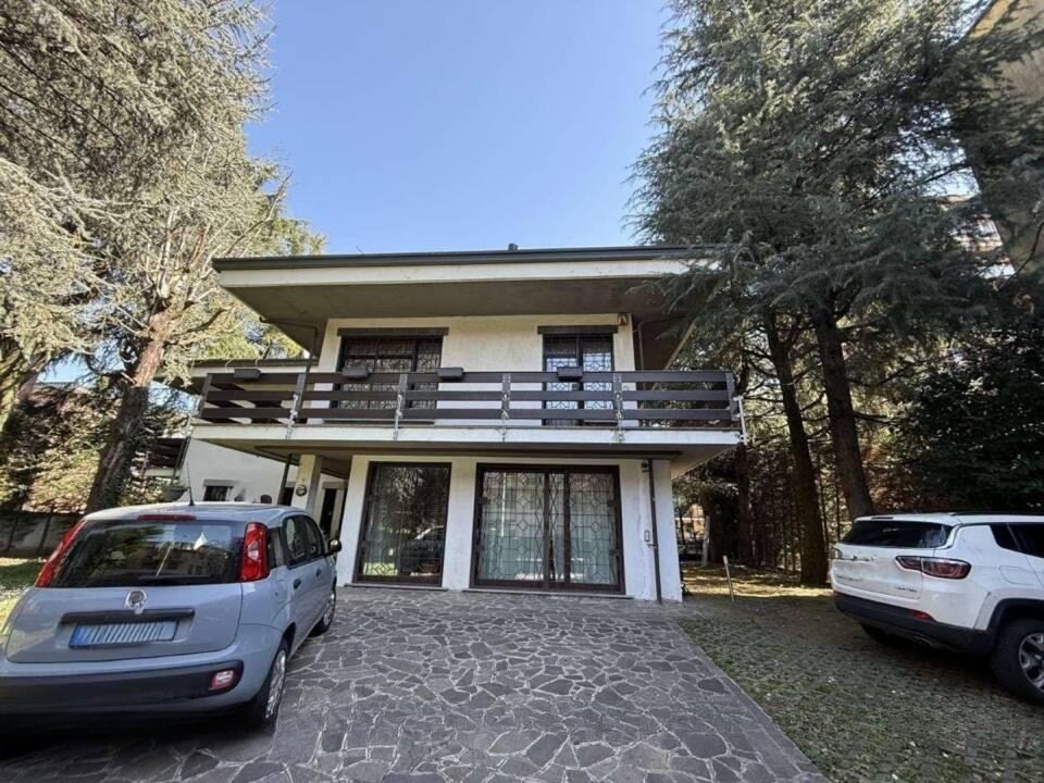 Villa in Centro, Vimercate, Lombardy 1 - 18948814