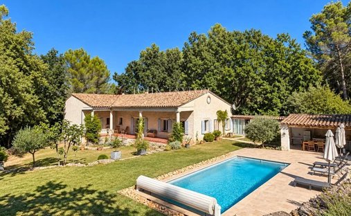 House in Ménerbes, Provence-Alpes-Côte d'Azur, France 1