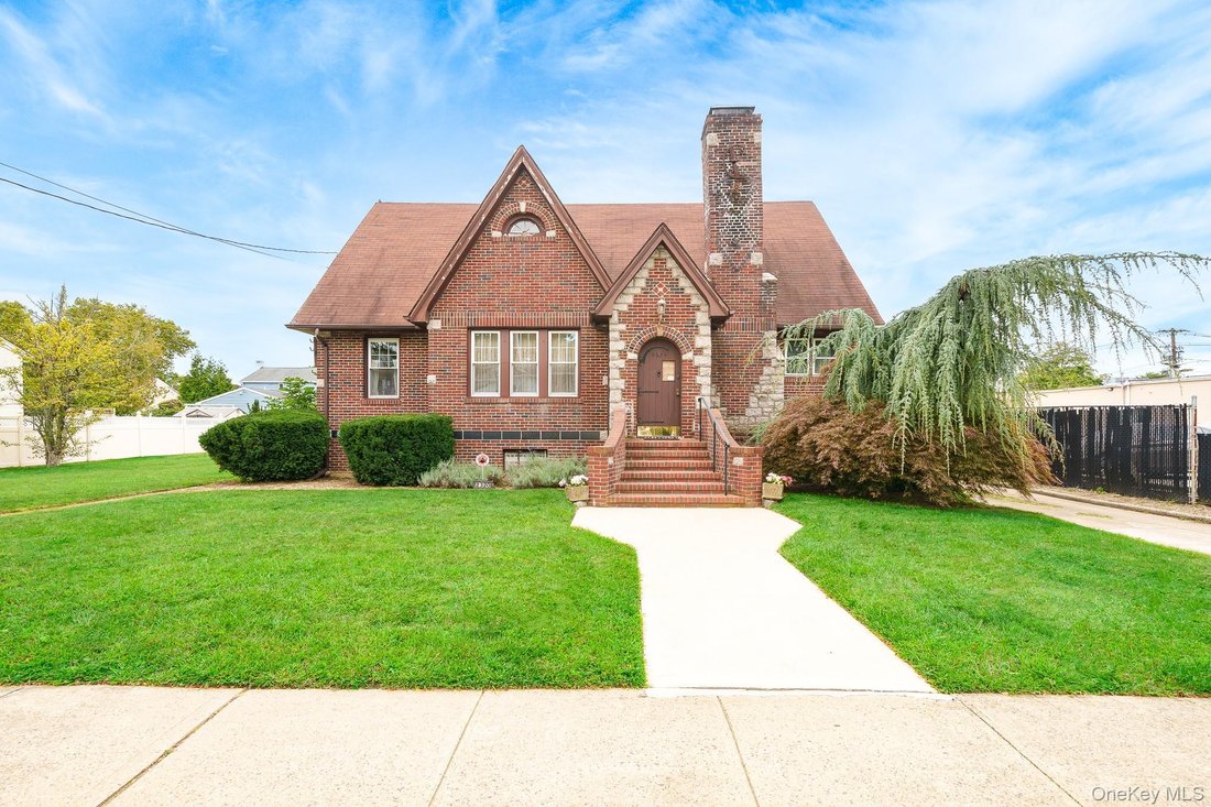House in Wantagh, New York, United States 1 - 18951056