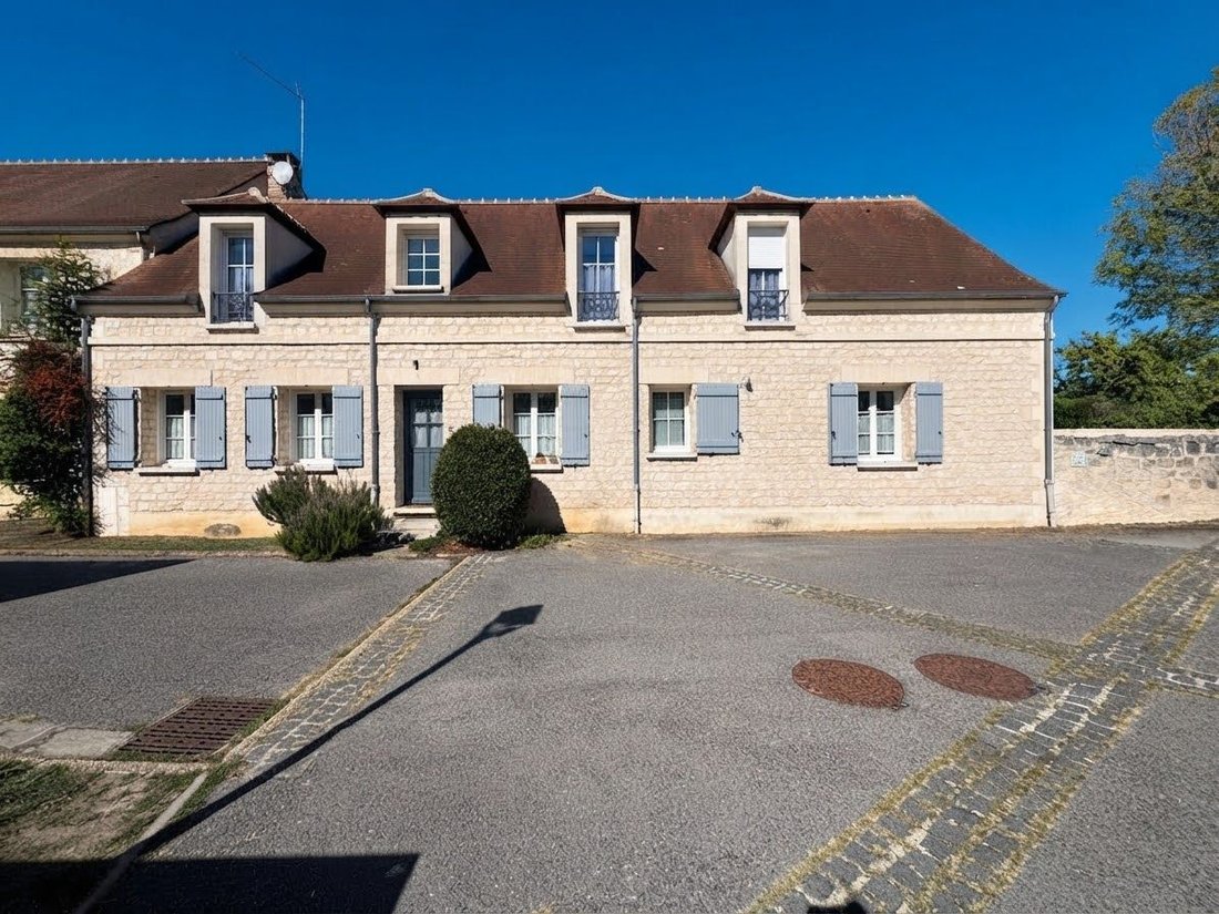 House in Senlis, Hauts-de-France, France 1 - 18950173