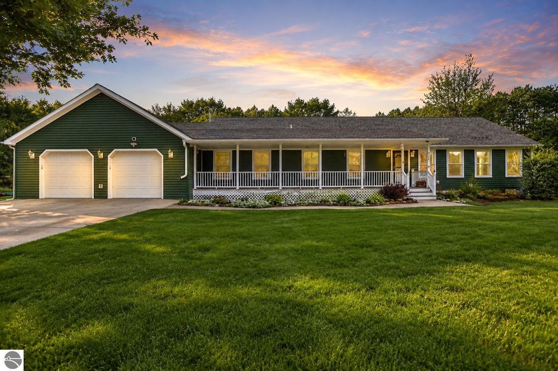 House in Garfield Township, Michigan, United States 2 - 18636708
