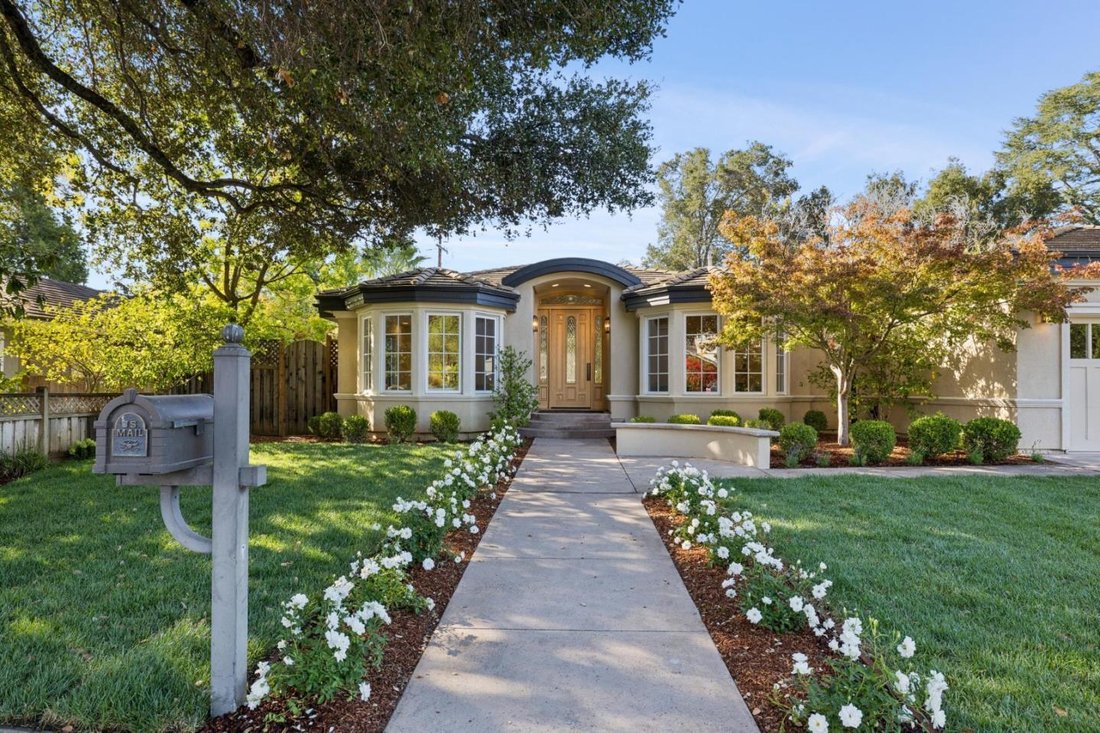 House in Los Altos Hills, California, United States 2 - 18953195