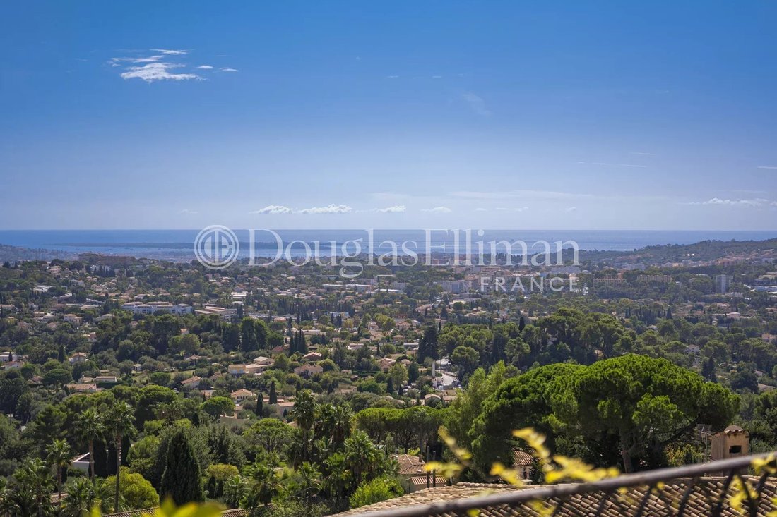 Villa in Mougins, Provence-Alpes-Côte d'Azur, France 3 - 18950148
