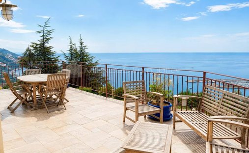 Villa in Menton, Provence-Alpes-Côte d'Azur, France 1