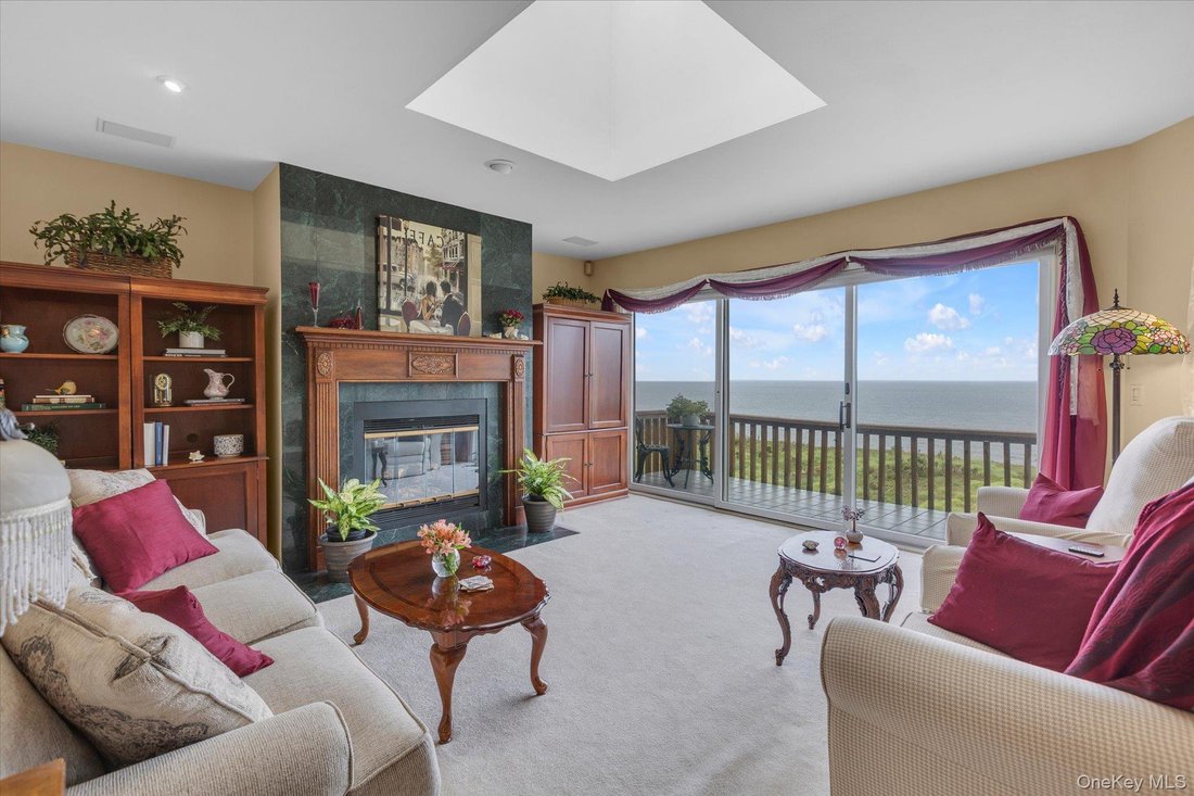 Condo in Calverton, New York, United States 3 - 18953714