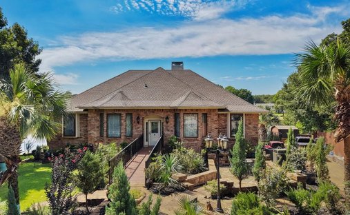 House in Arlington, Texas, United States 1