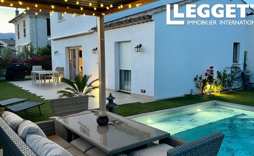Villa in Village, Villeneuve-Loubet, France 1