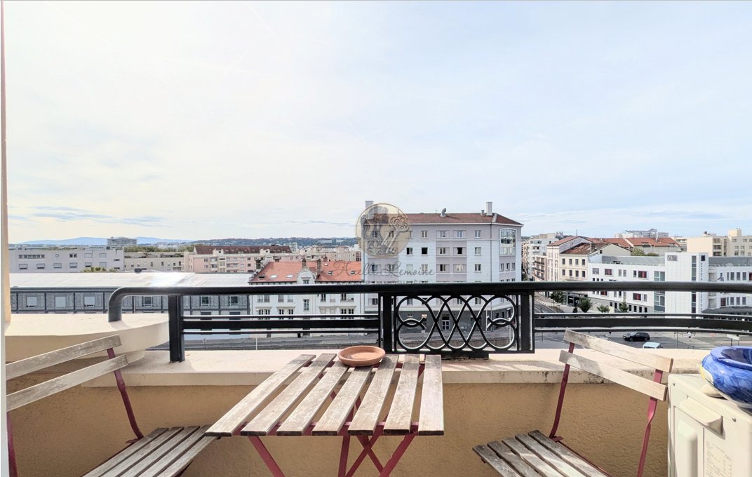Apartment in Transvaal, Lyon 8ème, Lyon 1 - 18950231