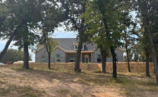 House in Springtown, Texas, United States 1