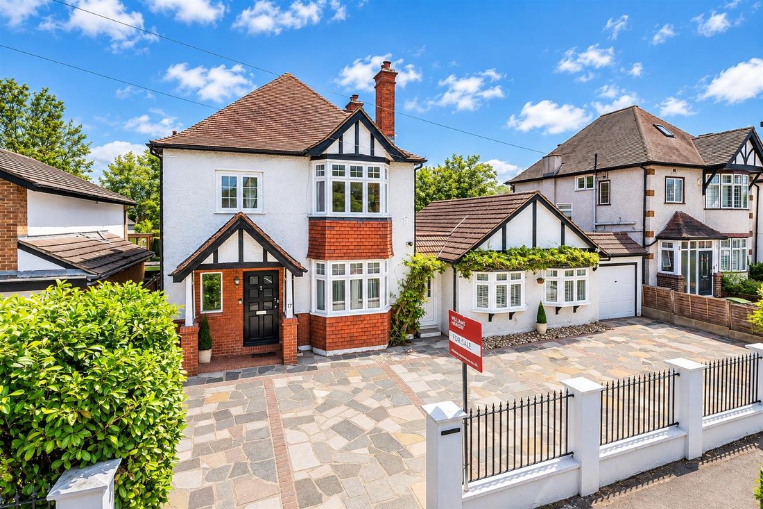 House in London Borough of Sutton, England 1 - 18952358