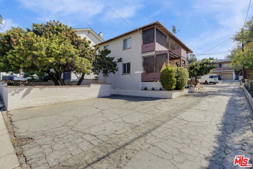 Los Angeles, California, United States 3 - 18952208