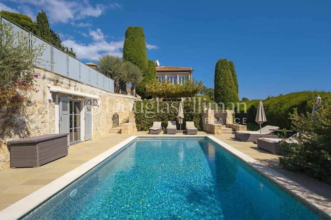 Villa in Mougins, Provence-Alpes-Côte d'Azur, France 4 - 18950148