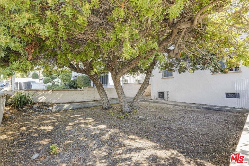 Los Angeles, California, United States 4 - 18952208