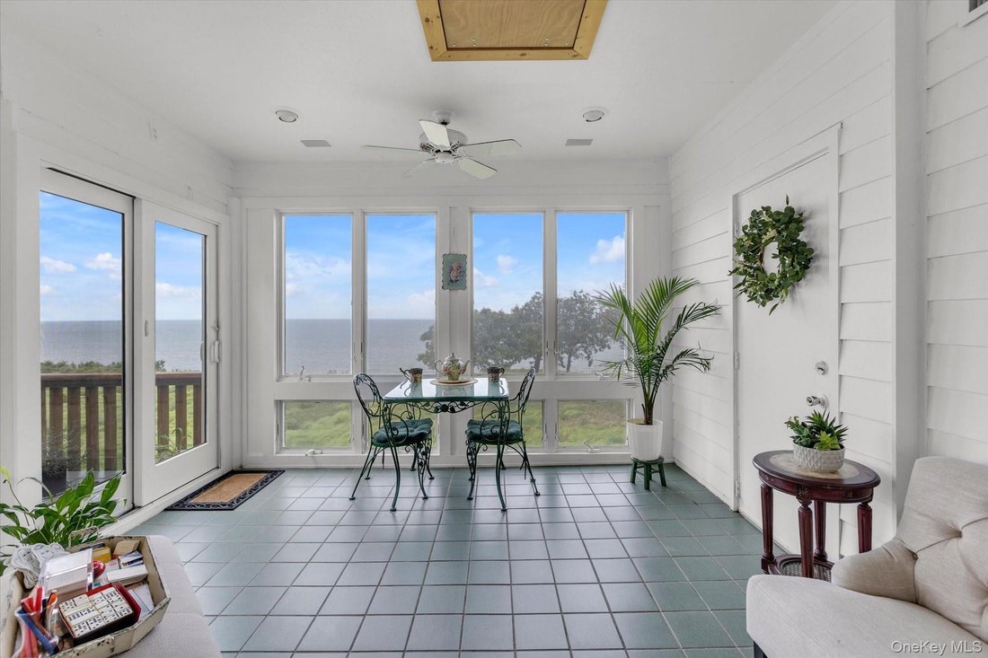 Condo in Calverton, New York, United States 2 - 18953714