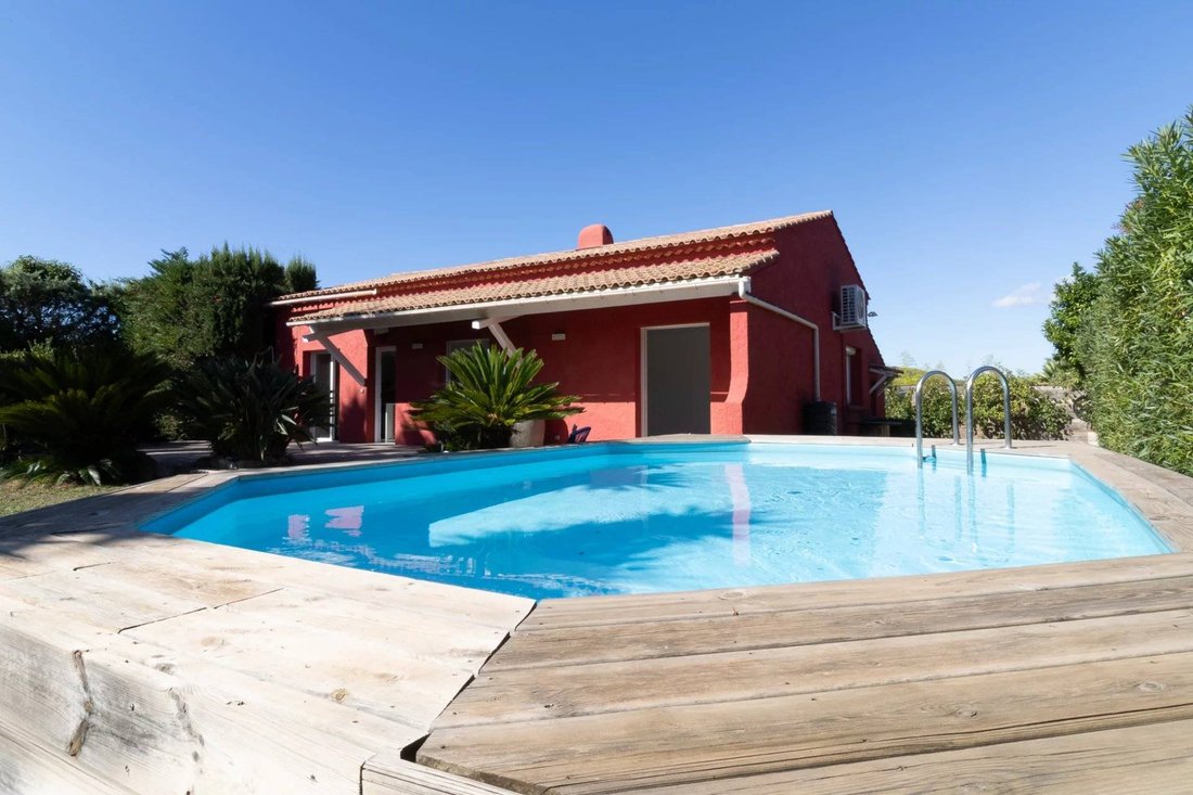 House in Hyeres, Provence-Alpes-Côte d'Azur, France 4 - 16296517