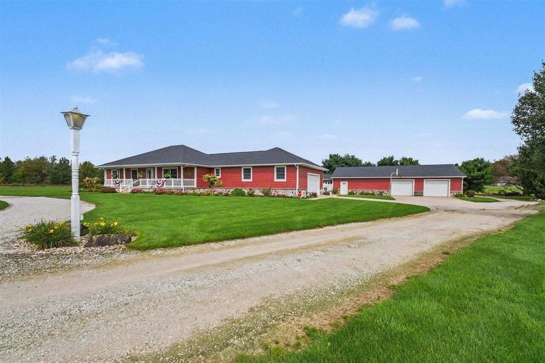 House in Edwardsburg, Michigan, United States 4 - 18952856