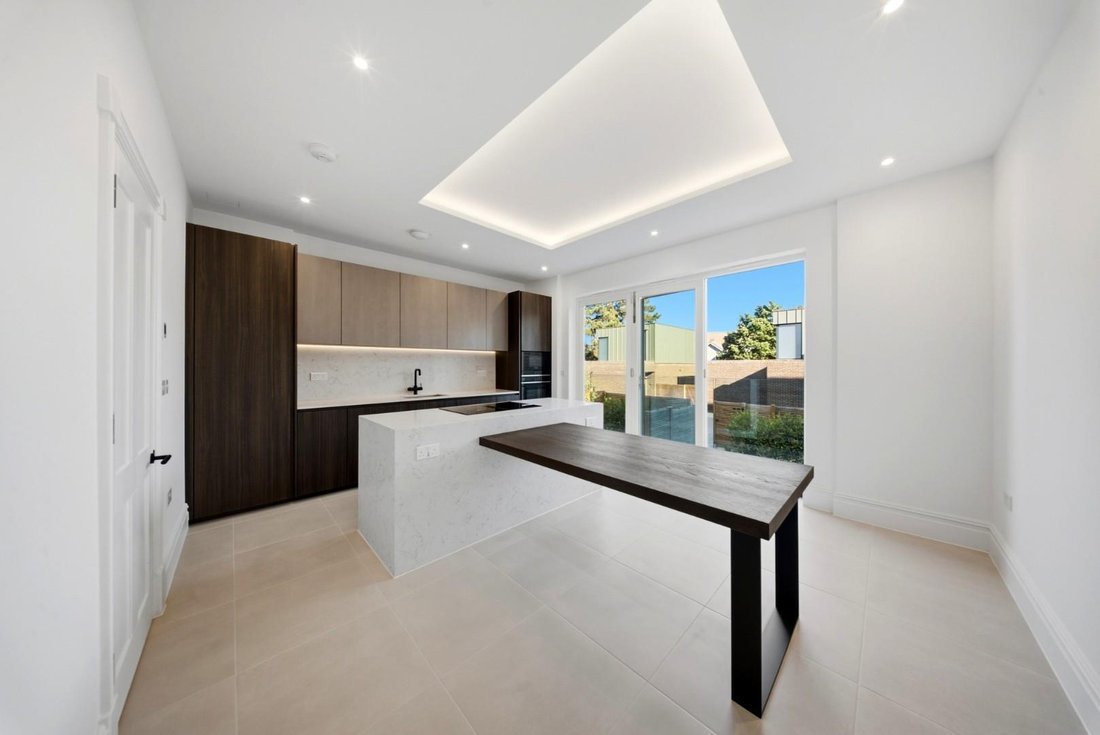 House in Acton, Ealing, England 4 - 18952238