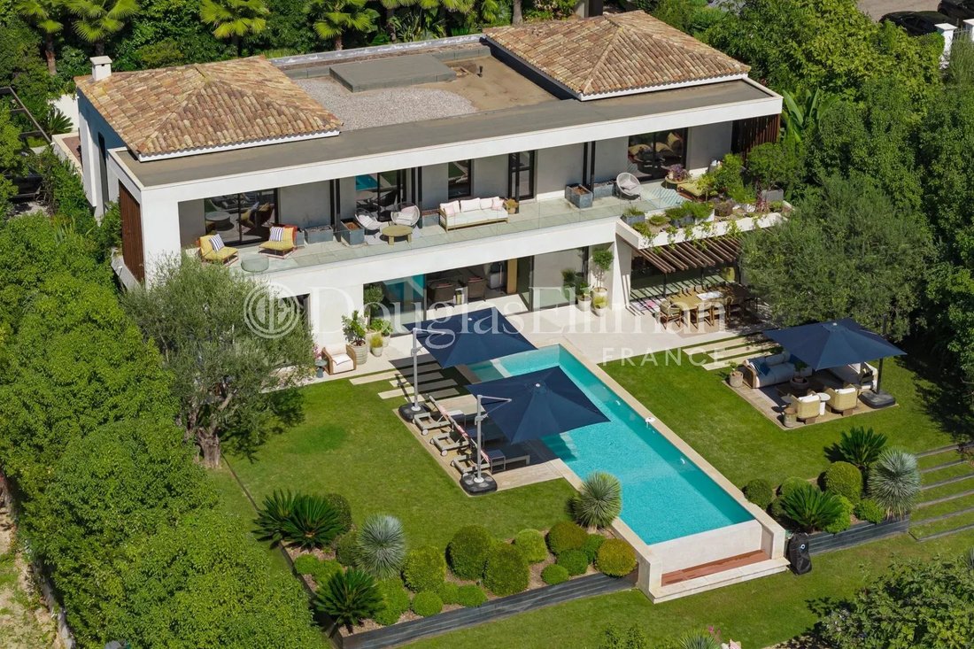 Villa in Mougins, Provence-Alpes-Côte d'Azur, France 2 - 18950155
