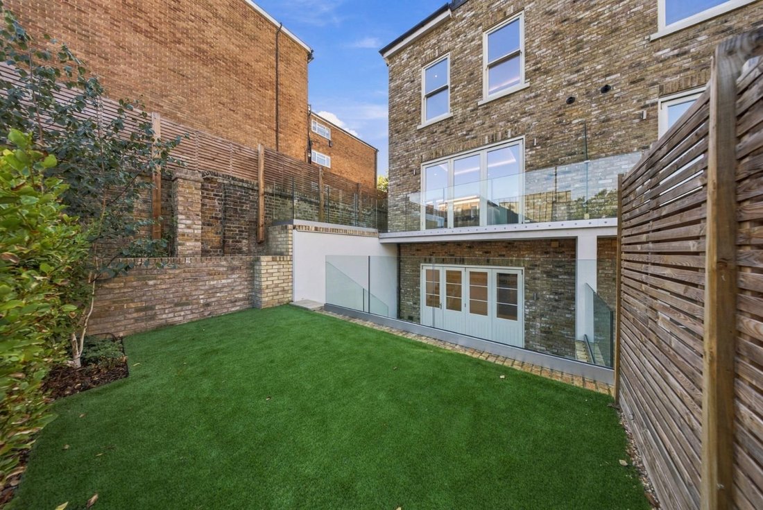House in Acton, Ealing, England 1 - 18952238