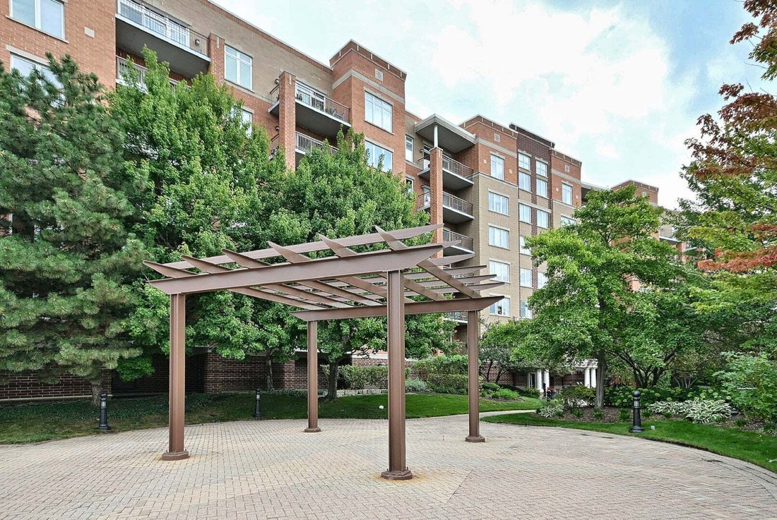 Condo in La Grange, Illinois, United States 3 - 18953296