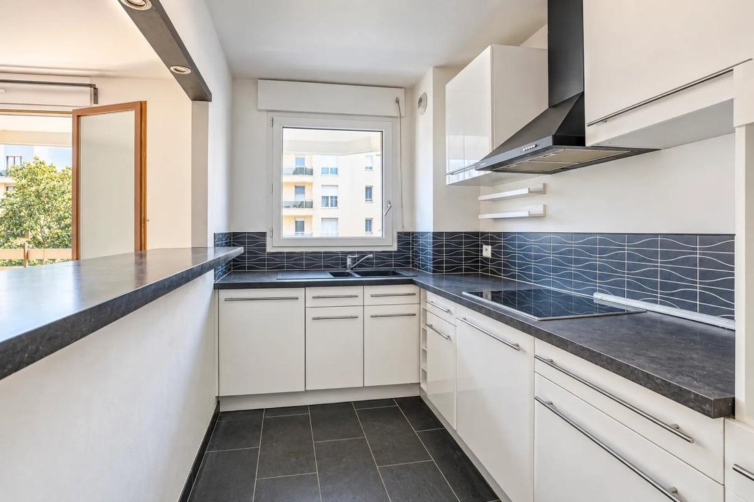 Apartment in Puteaux, Ile-de-France, France 3 - 18954583