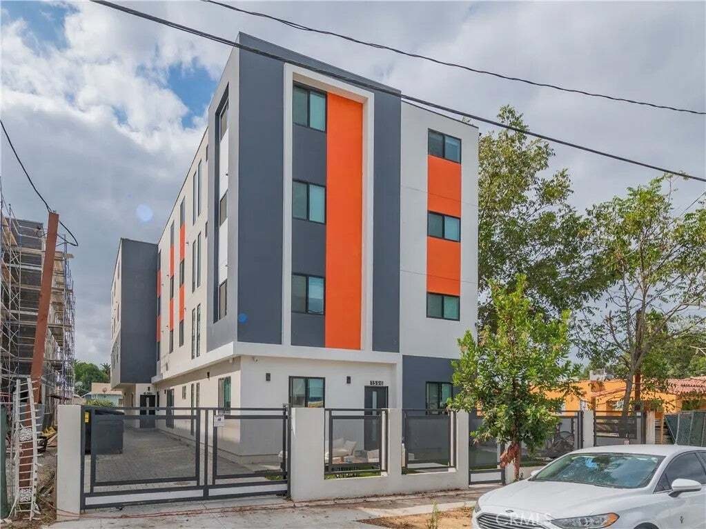 Los Angeles, California, United States 1 - 18953463