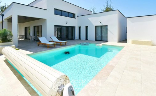 House in Bas-Pays, Montauban, France 1