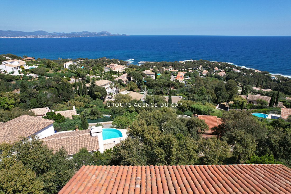 Villa in Les Issambres, Roquebrune-sur-Argens, France 1 - 18955126