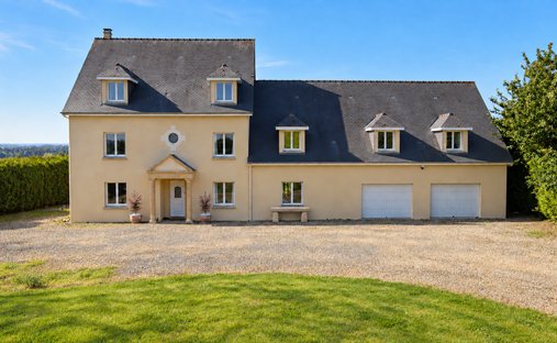 House in Juvigny-Val-d'Andaine, Normandy, France 1