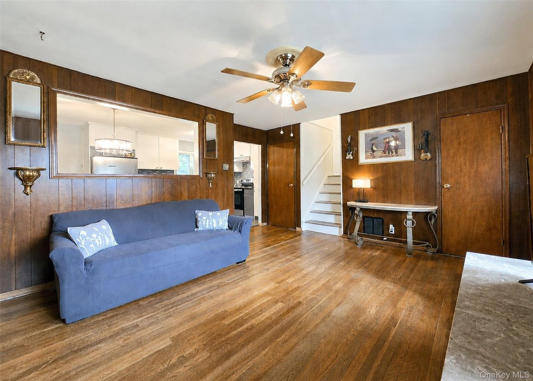 House in Port Jefferson Station, New York, United States 5 - 18955420