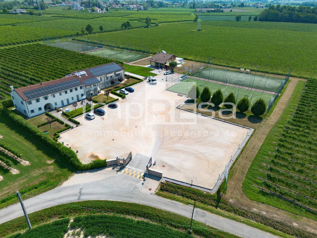 Farm Ranch in Chiarano, Veneto, Italy 1 - 18955437